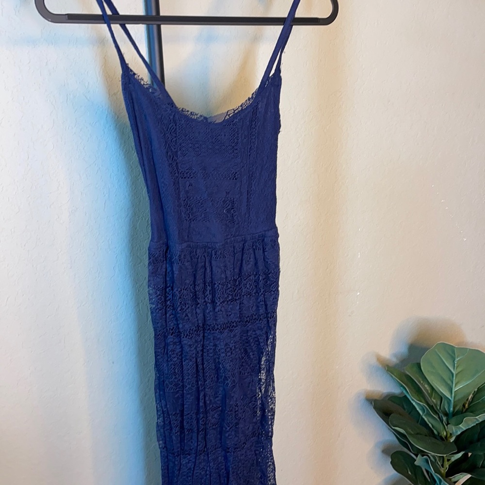 NAVY LACE MAXI DRESS